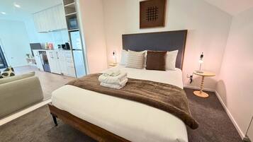 Iron/ironing board, WiFi, bed sheets