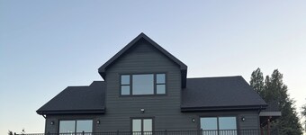 New luxury 3-bedroom house in historic Latah