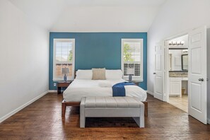 5 bedrooms, iron/ironing board, WiFi (free), bed sheets - The Barrymore / Pool, Hot Tub, Pool Table and Theater (Frisco)