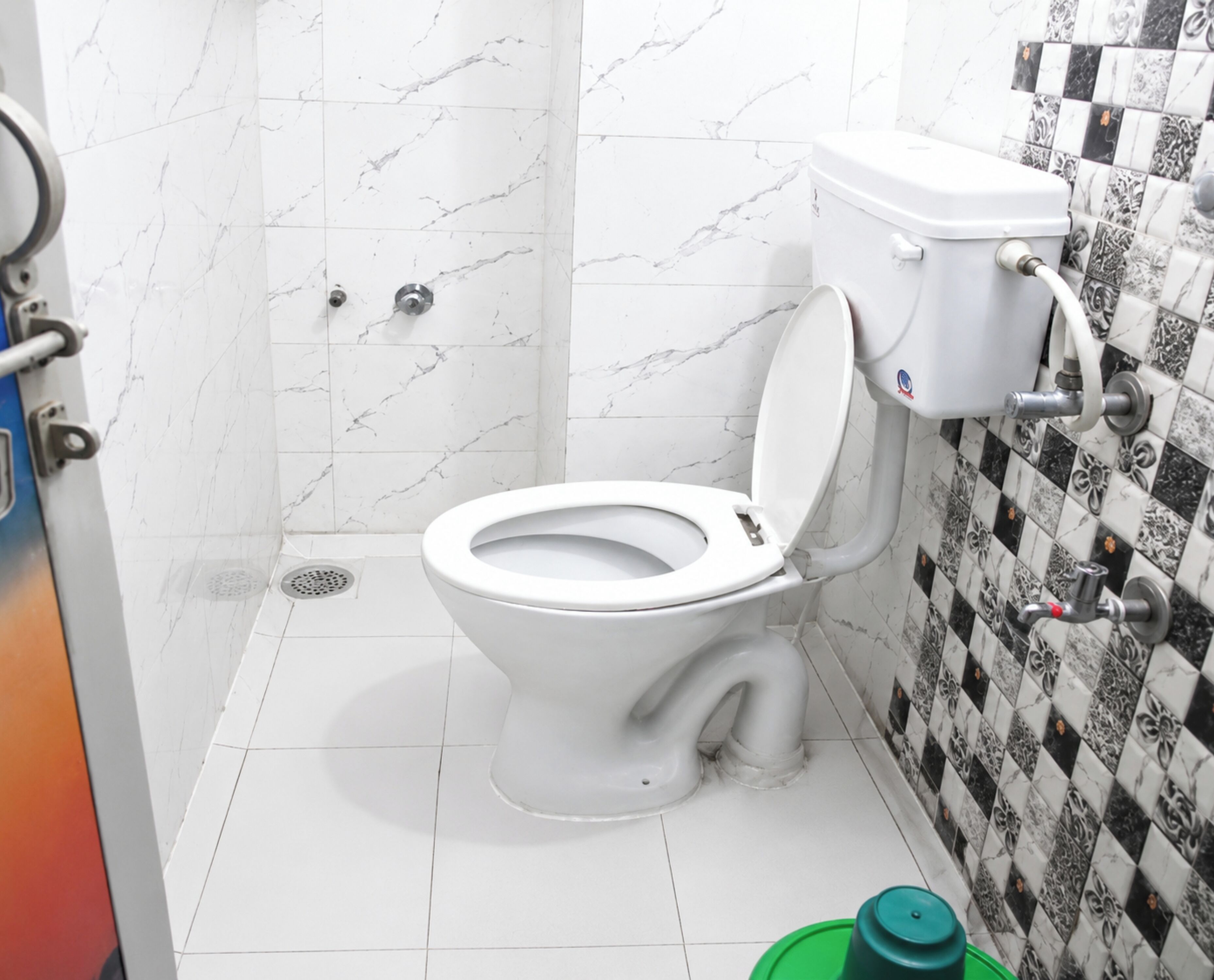 Dusche, Regendusche, Hausschuhe, Handtücher