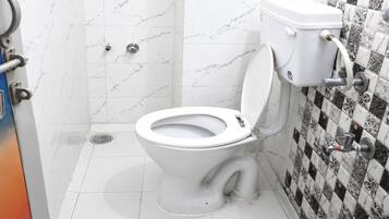 Dusche, Regendusche, Hausschuhe, Handtücher