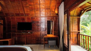 Traditional Double Room | Desk, laptop workspace, free WiFi