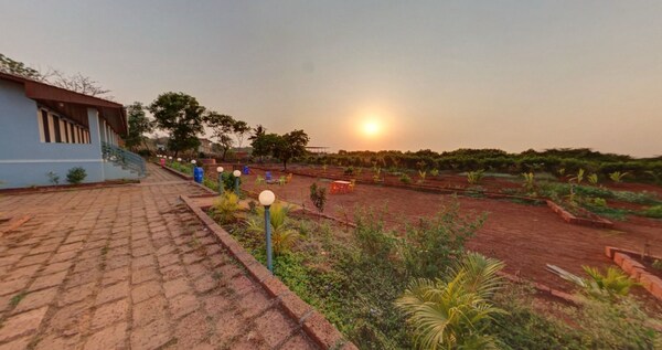 Beaches & Hills Resorts - Diveagar