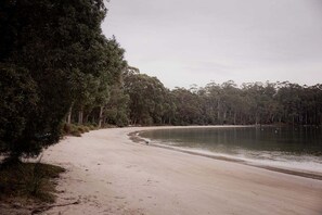 Beach - Stewie's Nest - Port Arthur Shack with fire pit (Tasman)