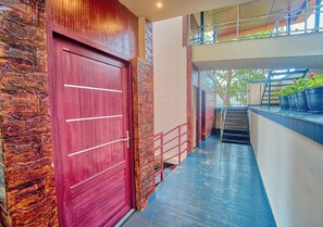 Deluxe Room, Hill View | Interior
