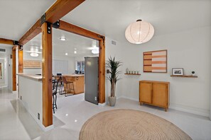 Interior - Casa Serena Pool, Spa, Putting Green & Yoga Room (Tucson)