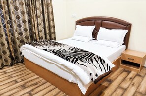 Double Room | Soundproofing, free WiFi - Hotel Armoise Inn (Ahmedabad)