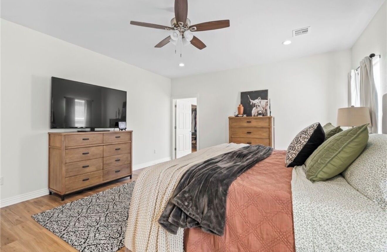 3 bedrooms, free WiFi, bed sheets, wheelchair access