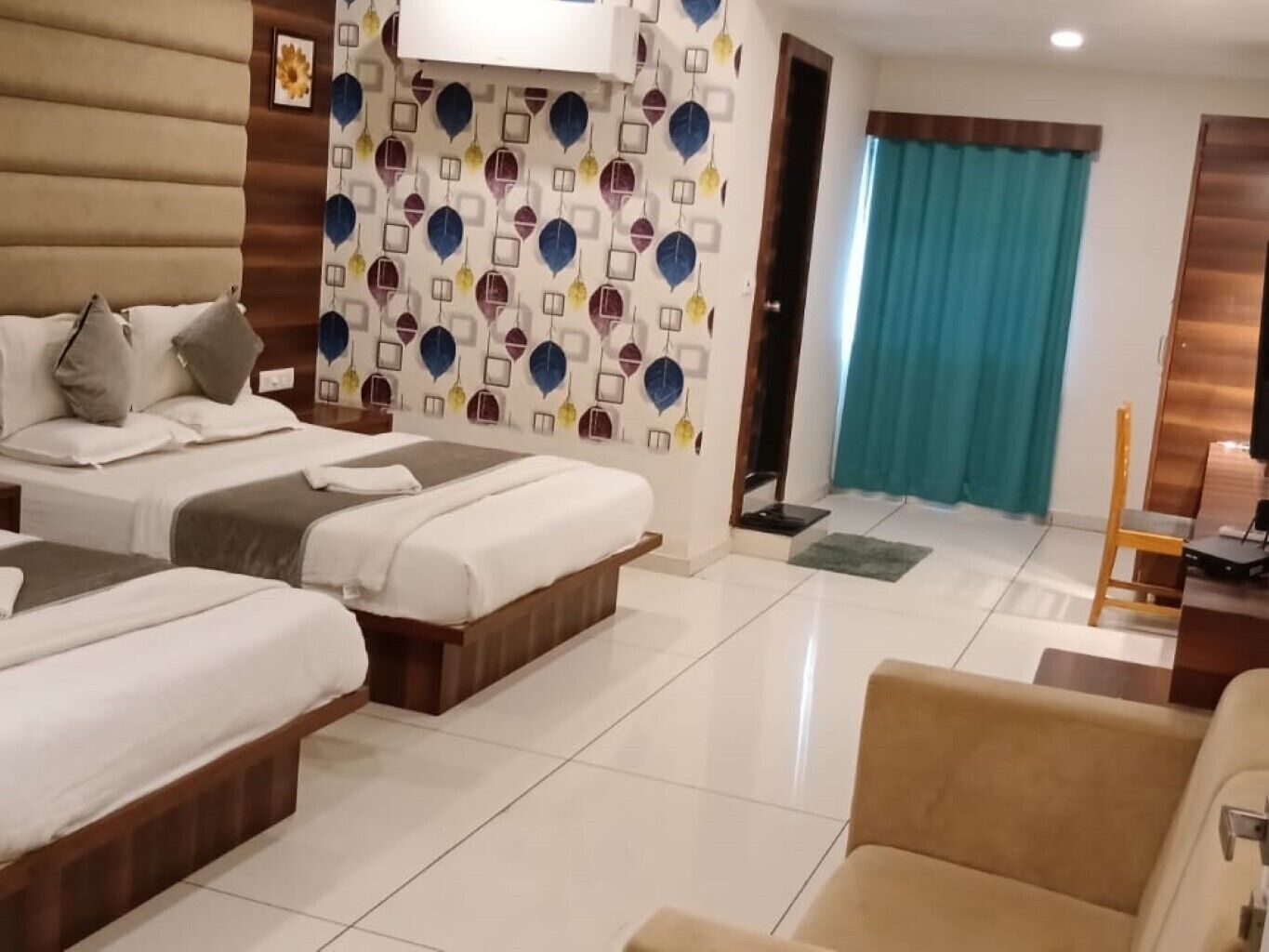 Executive Quadruple Room | Free WiFi