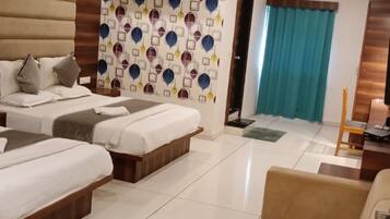 Executive Quadruple Room | Free WiFi