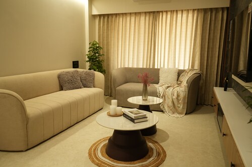 Vayavia~The Frame | Premium Stay, Perfectly Framed