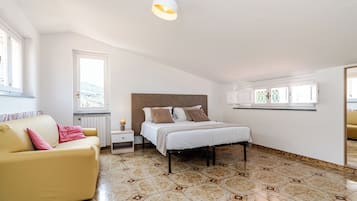 6 habitaciones, tabla de planchar con plancha, wifi y ropa de cama