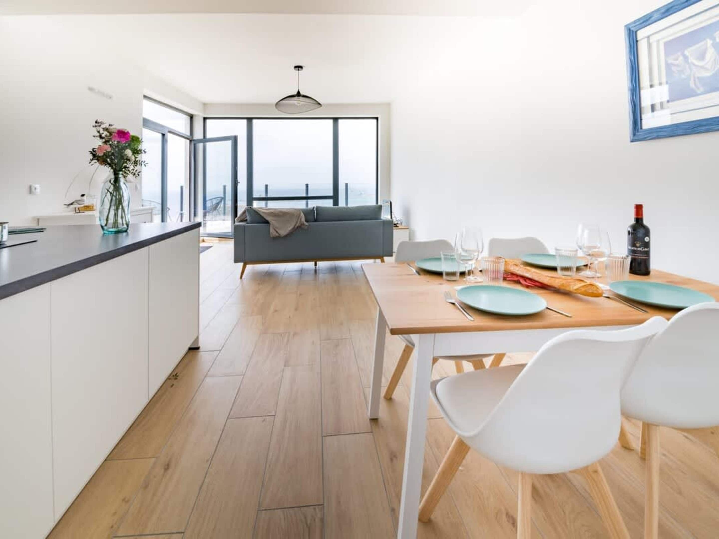 Apartment | Dining