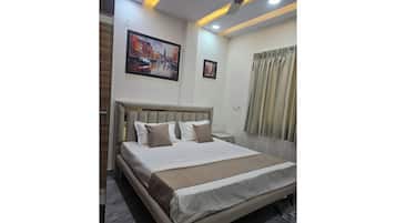 Suite | Free WiFi, bed sheets