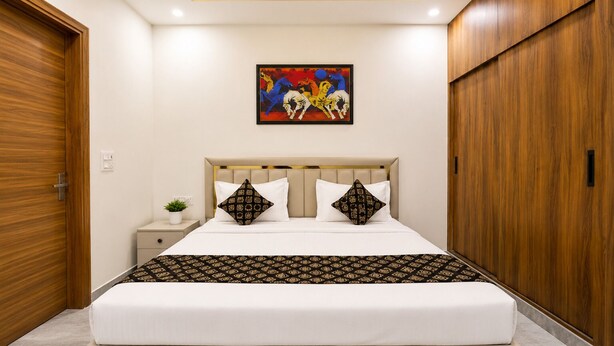Deluxe Room | WiFi (free), bed sheets - Hotel La Rio (New Delhi)