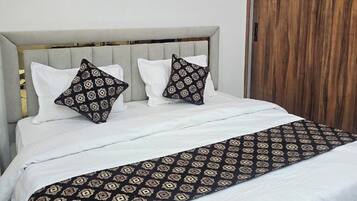 Deluxe Room | Free WiFi, bed sheets