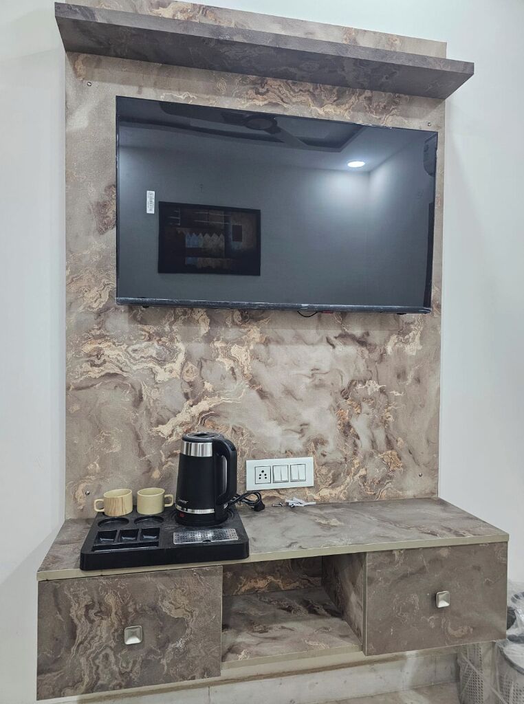 Suite | Interior