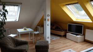 Living area - Vrbo Property (Gunzenhausen)