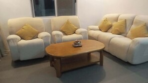 Interior - Beautiful 1-bedroom bungalow with AC in charming Alcoy (Alcoy)