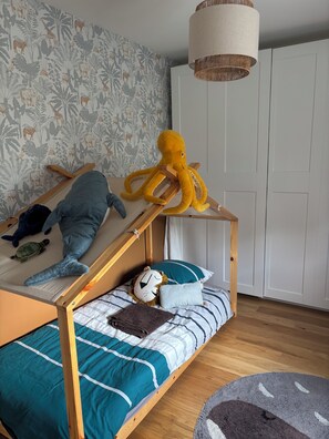 Strykejern/-brett, reiseseng for barn, wi-fi (inkludert) og sengetøy