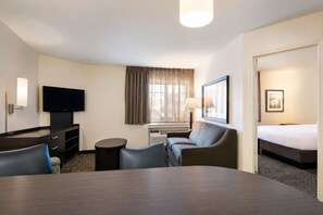 Comfort Queen Suite Kitchenette Hearing Accessible NS | Room amenity - Blue Way Inn & Suites Extended Stay Bloomington Airport - Minneapolis (Richfield)