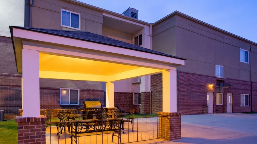 Blue Way Inn Suites Bloomington Airport