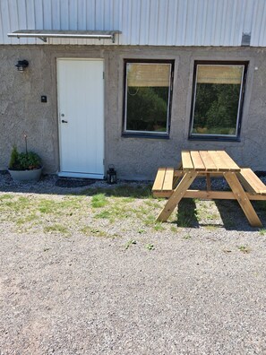Outdoor dining - Cozy place near nature and bath (Bullaren)