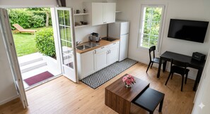 Réfrigérateur, micro-ondes, four, plaque de cuisson