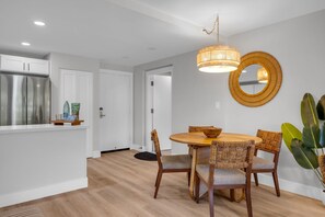 Luxury Condo, Garden View | Dining - 2 2 New Designer Beachside Resort Vistas (Kihei)