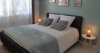 Le Val du Loup Bed and Breakfast: Continental breakfast available upon request
