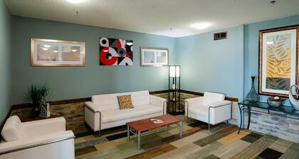 Studio | Non-Smoking |Redwood Falls