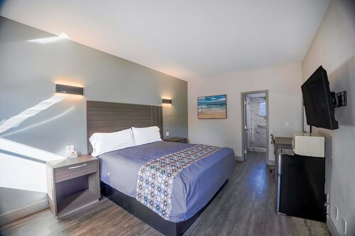 Full Bed Non Smoking | Titusville