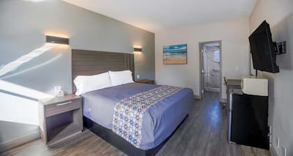 Full Bed Non Smoking | Titusville