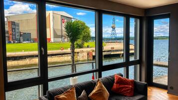 Apartment, 2 Bedrooms, Accessible, Balcony | Interior