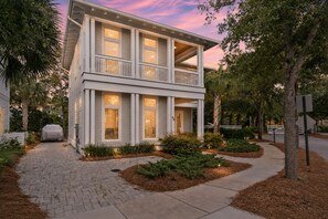 Exterior - Golf Cart + Community Pool | Walk to Beach + Eastern Lake | Cart & Coast (Santa Rosa Beach)
