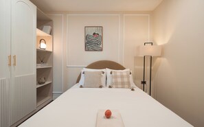 2 slaapkamers, een strijkplank/strijkijzer, gratis wifi, beddengoed