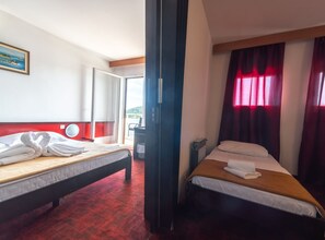 Apartment - Hotel Issa - Quadruple Room Sea View (Vis)