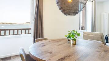 Apartment | Dining