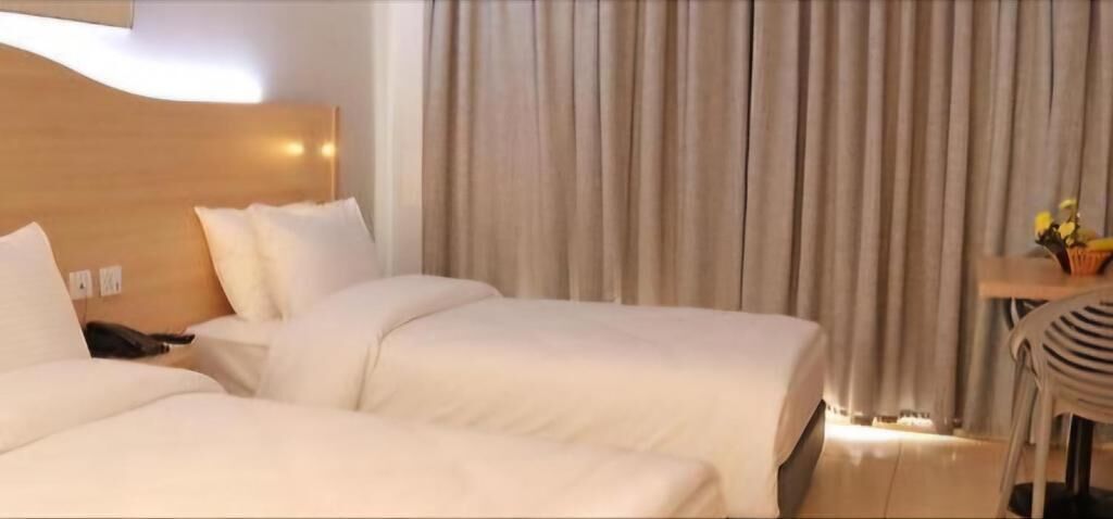In-room safe, free WiFi