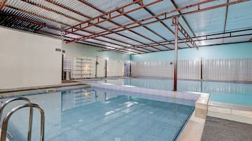 House | Pool