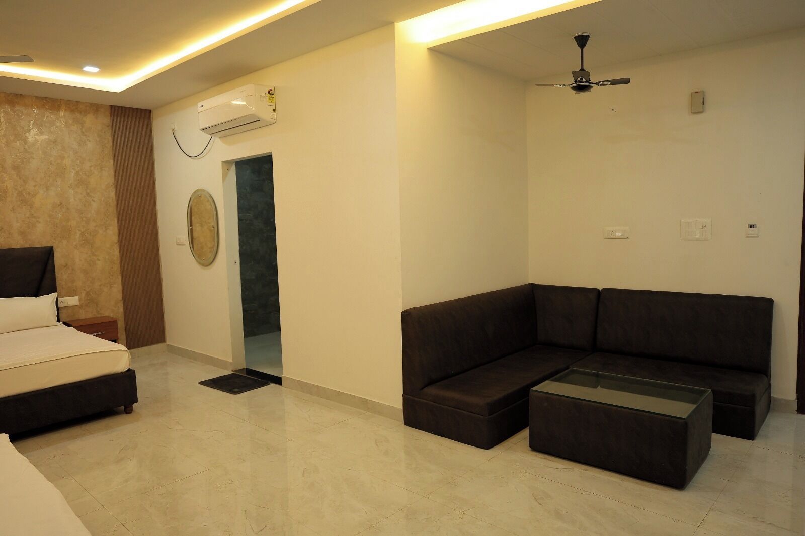 Suite Basic | Meja kerja dan Wi-Fi gratis