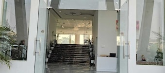 Hotel Maurya Greens