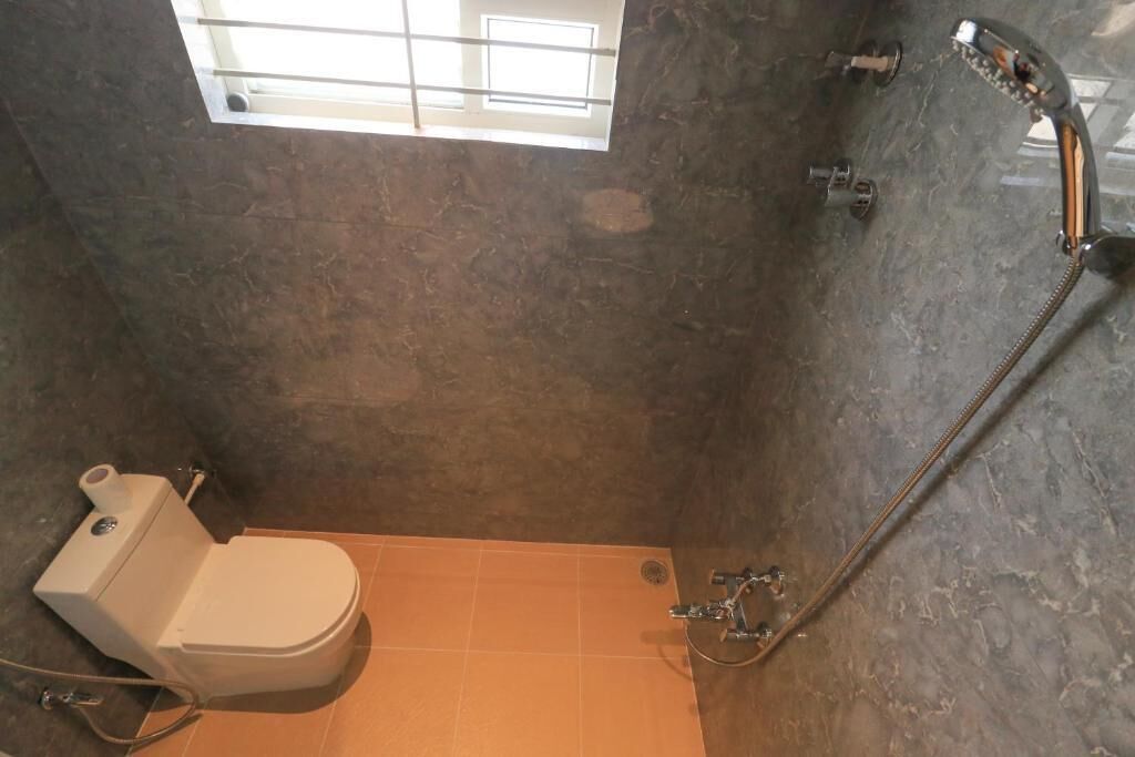 Shower, towels, soap, shampoo