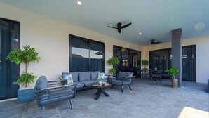 Ảnh chưa phân loại, 2 trong số 14 ảnh, nút