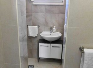 Apartment | Badezimmer