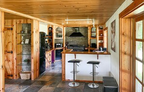 Fridge, stovetop, coffee/tea maker, cookware/dishes/utensils - 2 bedroom cozy home in Bindslev (Bindslev)