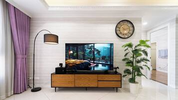 Comfort Apartment, City View | Interior