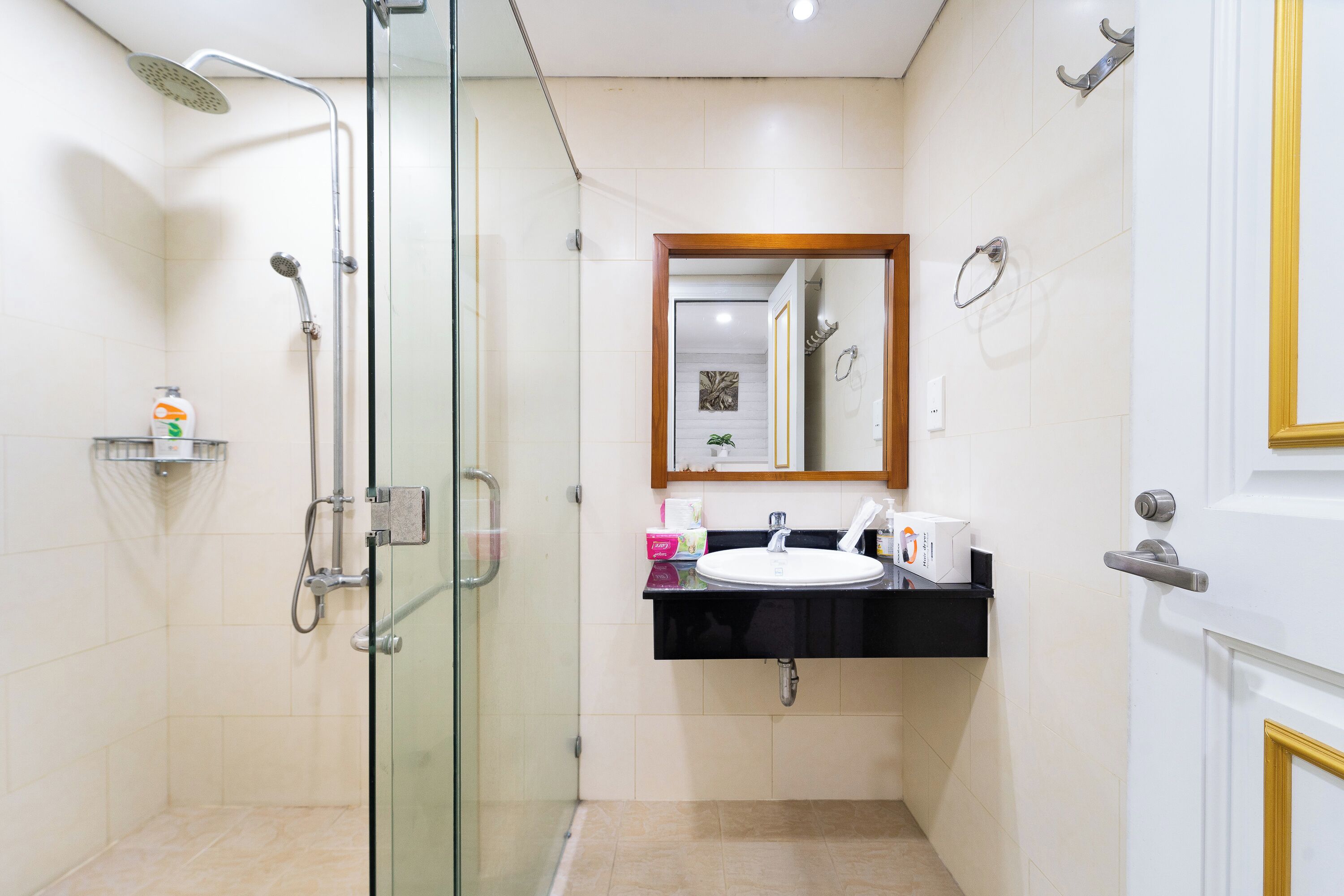 Comfort Apartment, City View | Bathroom | Free toiletries, towels, shampoo, toilet paper