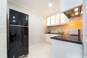 Private kitchen - TV Lancaster D1 3BR Walk to City Center (Saigon Ward)