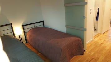 2 bedrooms, WiFi, bed sheets, wheelchair access